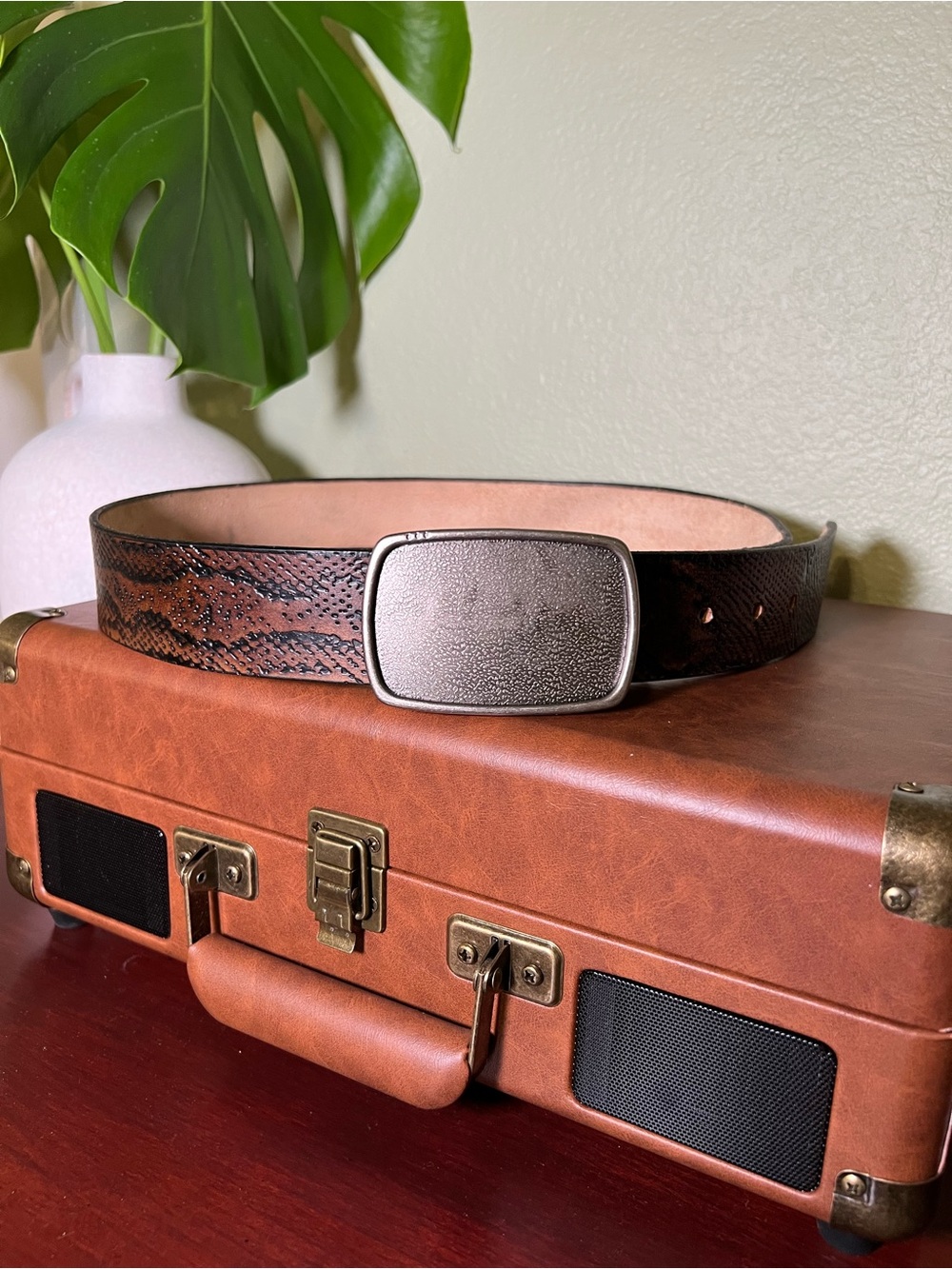 Vintage Leather Snakeskin Print Belt Distressed Pewter Buckle Size 32 Brown